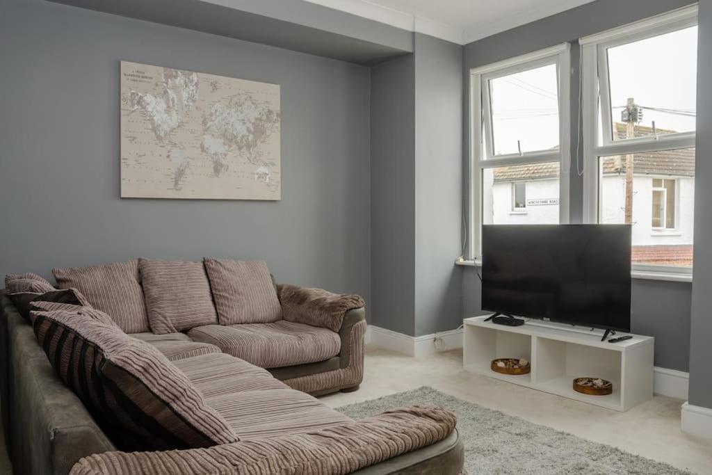 Peaceful & Spacious Family Home In Eastbourne! Extérieur photo